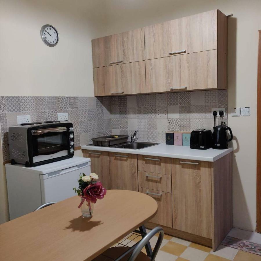 Rons Town House Apartment *